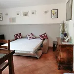 Dzoni Apartman *