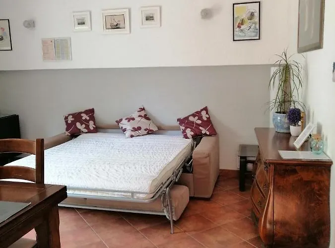 Dzoni アパート *